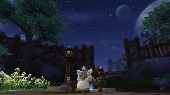 请问照片里这个人是谁呀？